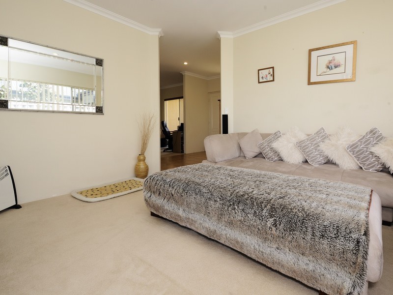 25 Kilbourne Avenue, Quinns Rocks WA 6030