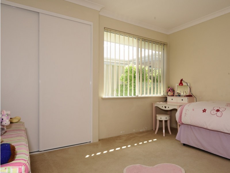 25 Kilbourne Avenue, Quinns Rocks WA 6030