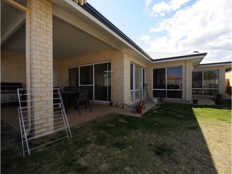 25 Kilbourne Avenue, Quinns Rocks WA 6030
