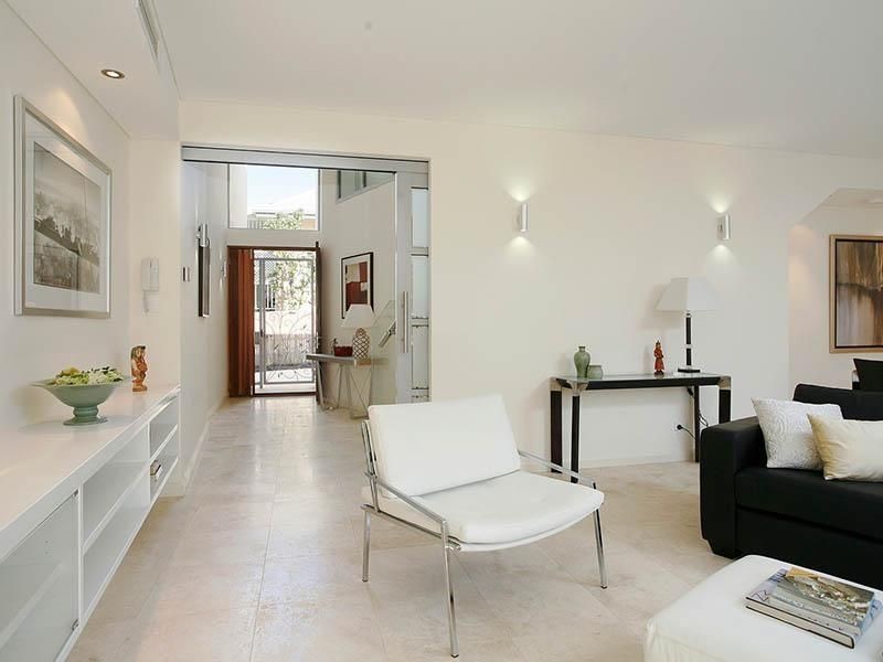 2B Queenslea Drive, Claremont WA 6010