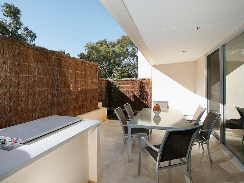 2B Queenslea Drive, Claremont WA 6010