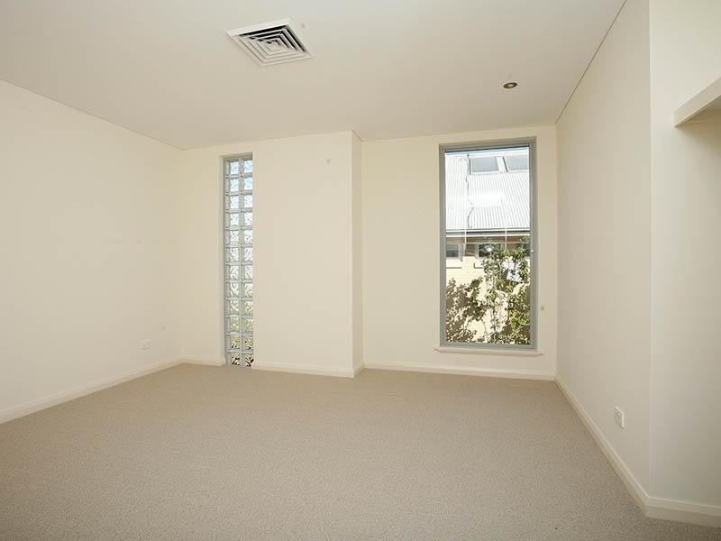 2B Queenslea Drive, Claremont WA 6010