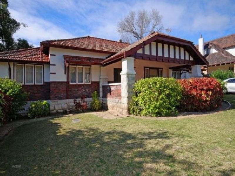26 Hobbs Avenue, Dalkeith WA 6009