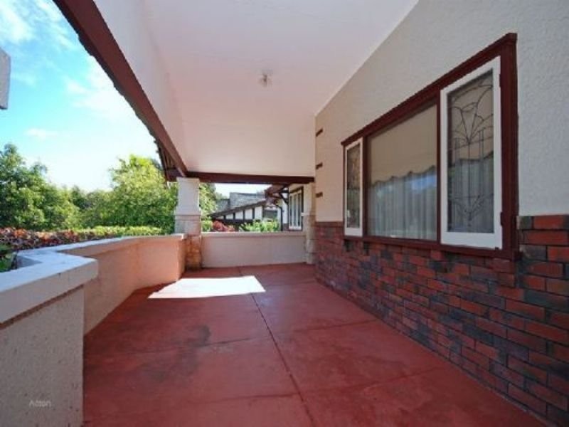 26 Hobbs Avenue, Dalkeith WA 6009