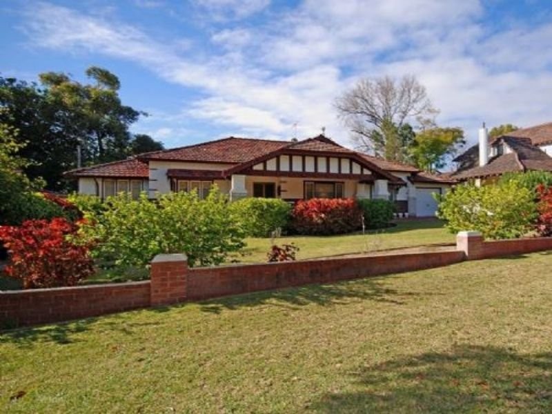 26 Hobbs Avenue, Dalkeith WA 6009