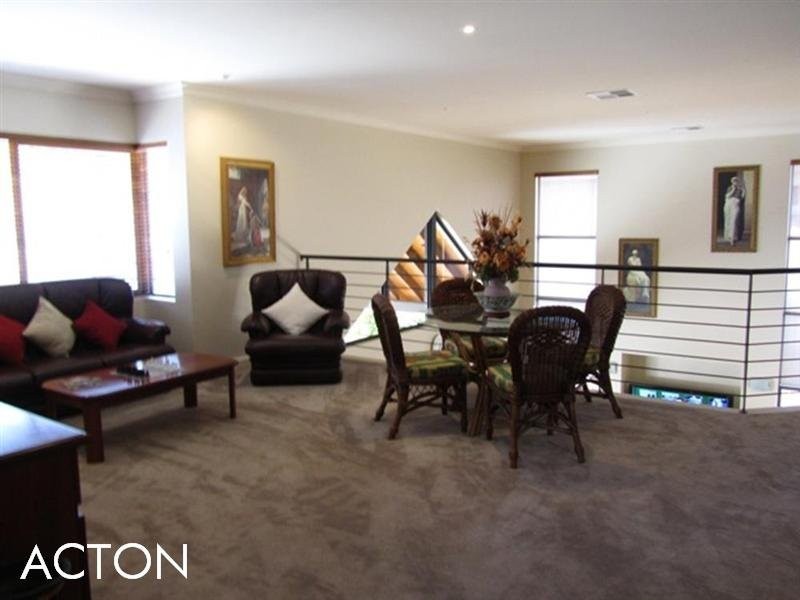 10 Gulli Court, Mount Claremont WA 6010