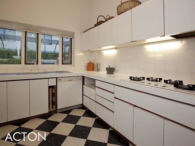 20 Freshwater Parade, Claremont WA 6010