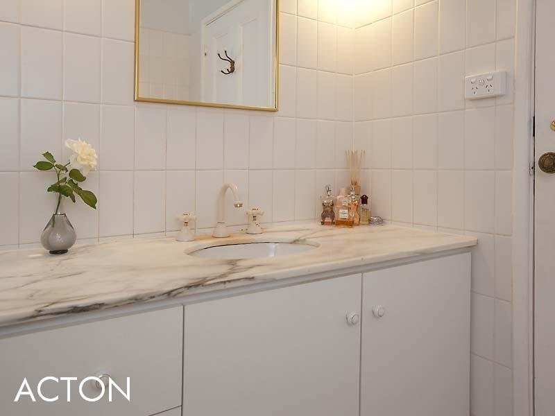 20 Freshwater Parade, Claremont WA 6010