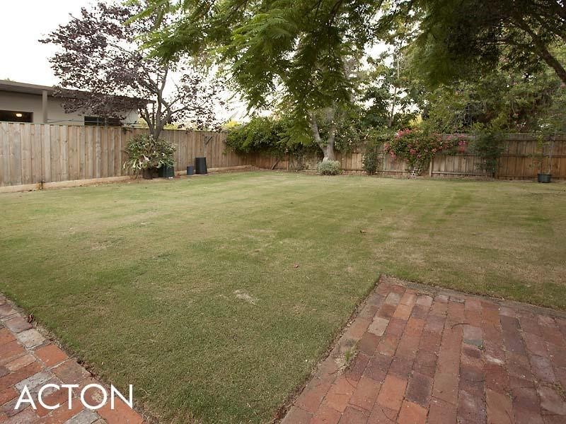 20 Freshwater Parade, Claremont WA 6010