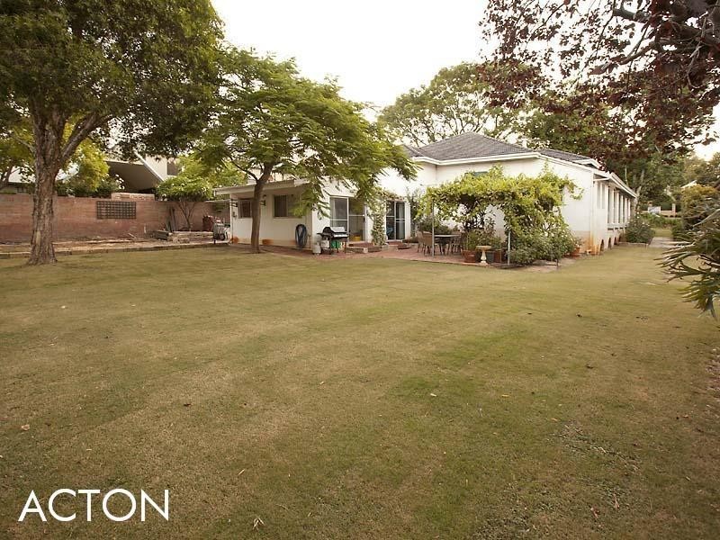20 Freshwater Parade, Claremont WA 6010