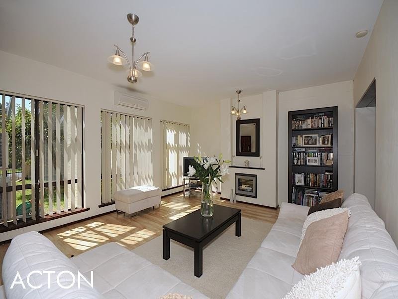 2/11 Airlie Street, Claremont WA 6010