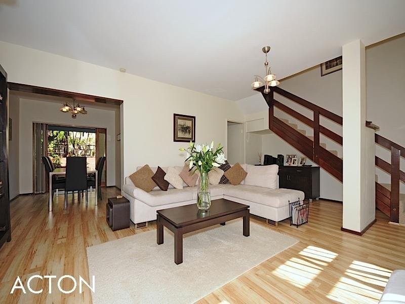 2/11 Airlie Street, Claremont WA 6010