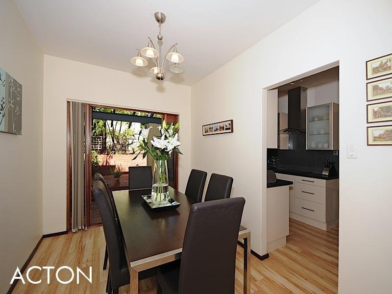 2/11 Airlie Street, Claremont WA 6010