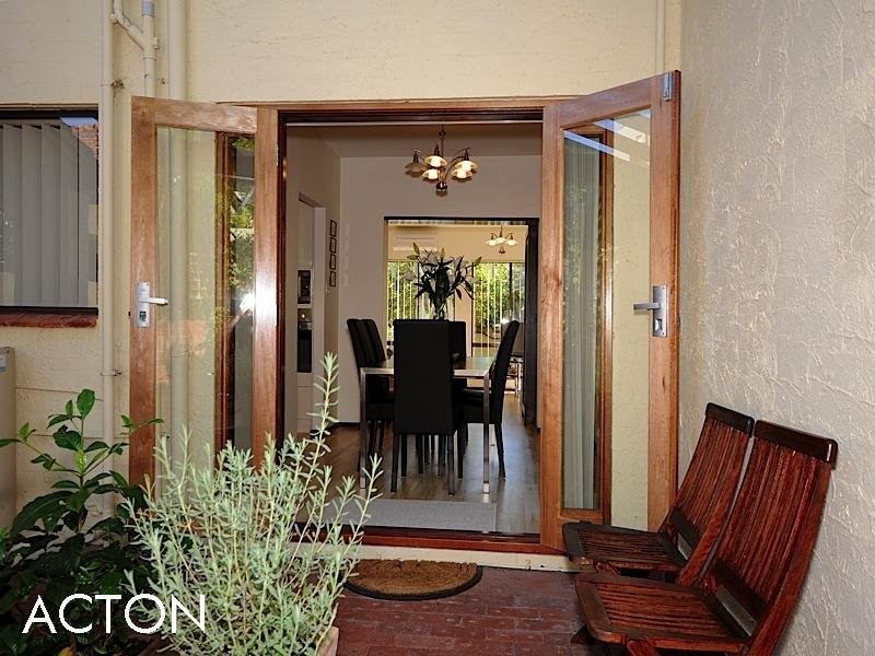 2/11 Airlie Street, Claremont WA 6010