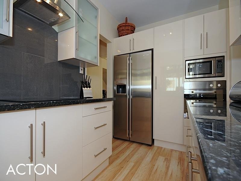 2/11 Airlie Street, Claremont WA 6010