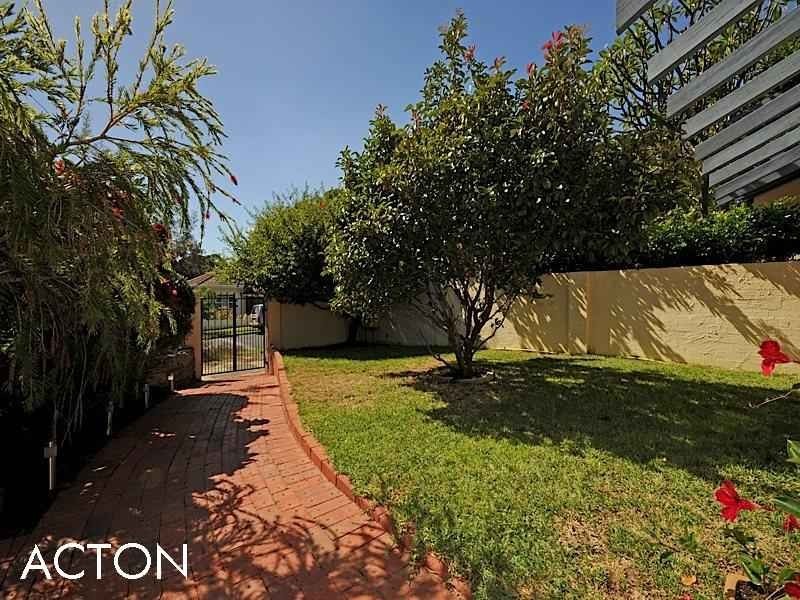 2/11 Airlie Street, Claremont WA 6010
