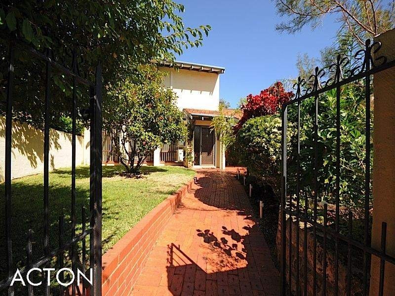 2/11 Airlie Street, Claremont WA 6010