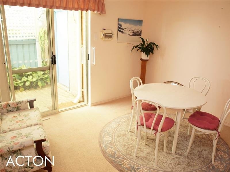 2/3 Doonan Road, Nedlands WA 6009