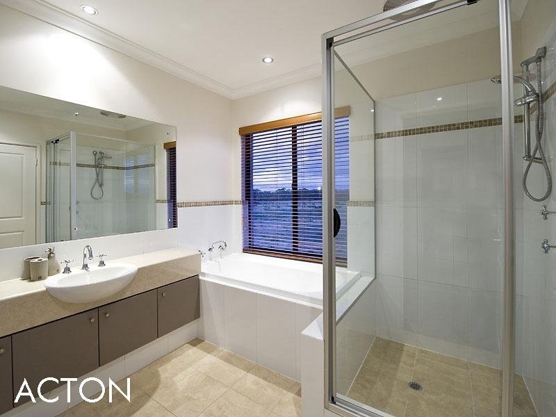 15 Van Kleef Circuit, Mount Claremont WA 6010