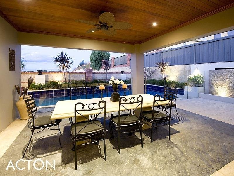 15 Van Kleef Circuit, Mount Claremont WA 6010