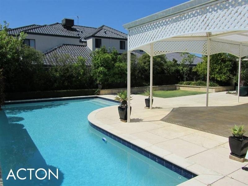 18 Blenheim Lane, Mount Claremont WA 6010