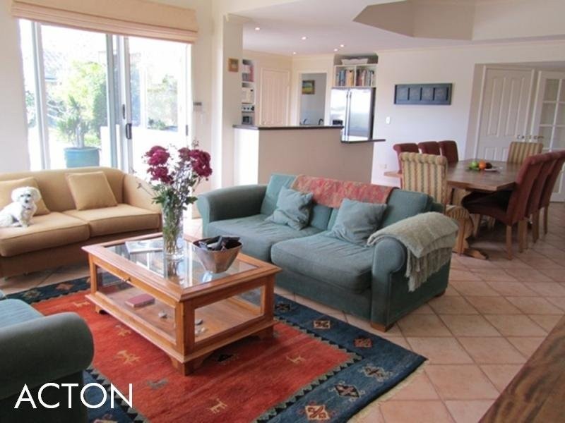 18 Blenheim Lane, Mount Claremont WA 6010