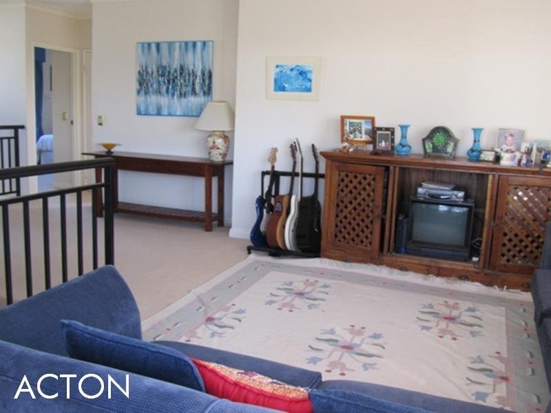 18 Blenheim Lane, Mount Claremont WA 6010