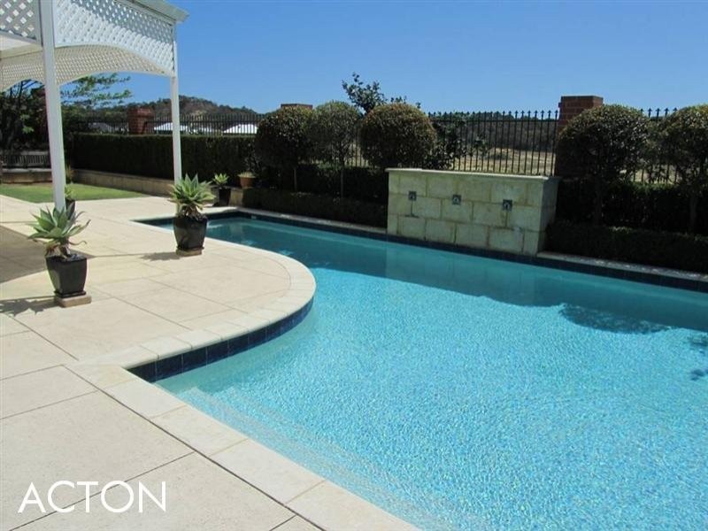 18 Blenheim Lane, Mount Claremont WA 6010