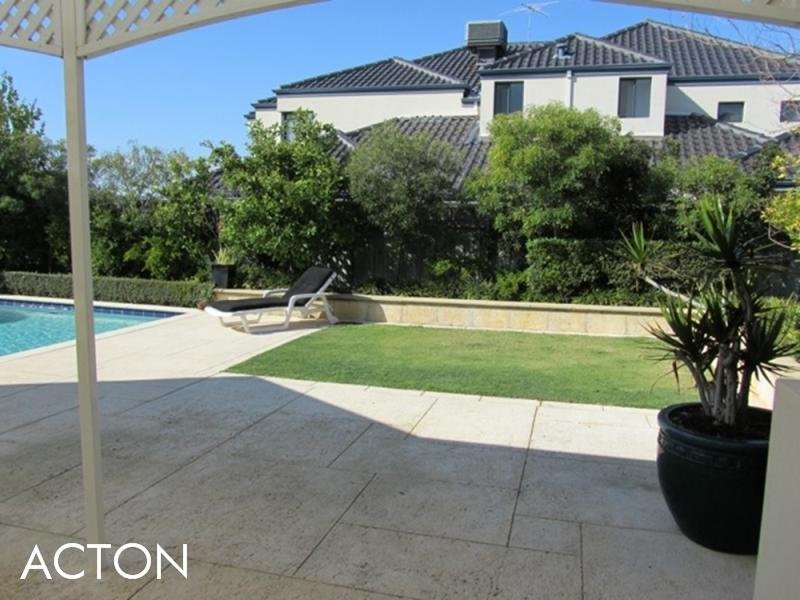 18 Blenheim Lane, Mount Claremont WA 6010