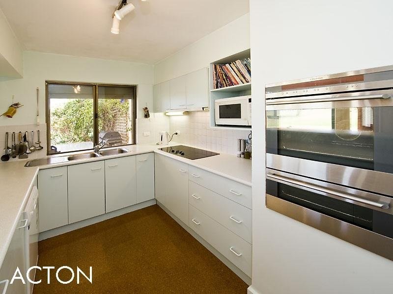 6/20 The Avenue, Crawley WA 6009