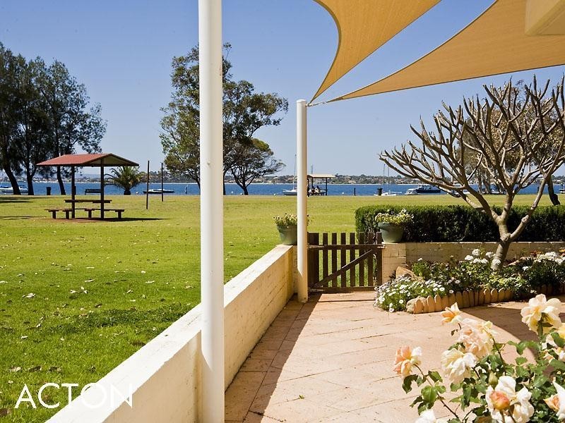 6/20 The Avenue, Crawley WA 6009