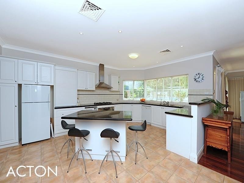 15 Leon Road, Dalkeith WA 6009