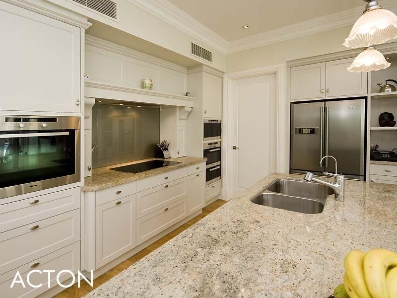 72 Waratah Avenue, Dalkeith WA 6009