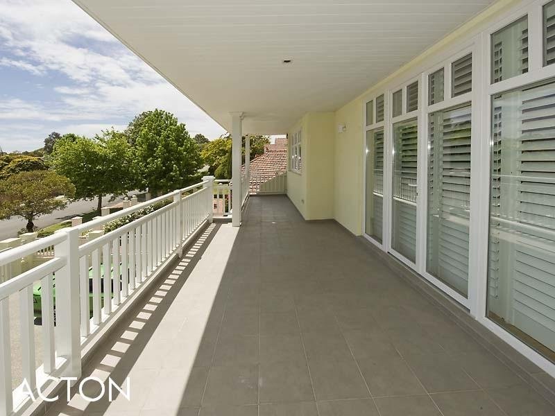 72 Waratah Avenue, Dalkeith WA 6009