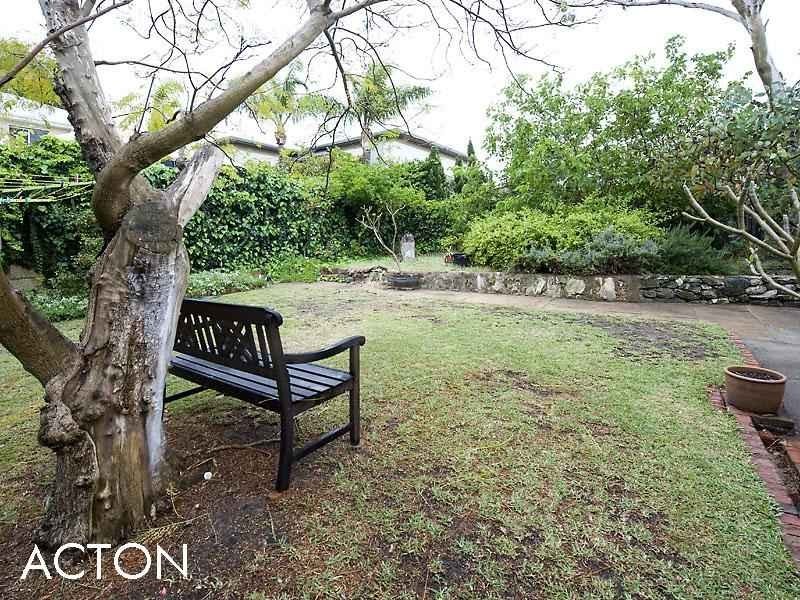 19 Johnston Street, Peppermint Grove WA 6011