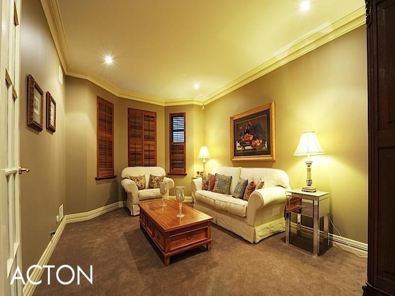 4 Northwick Parade, Mount Claremont WA 6010