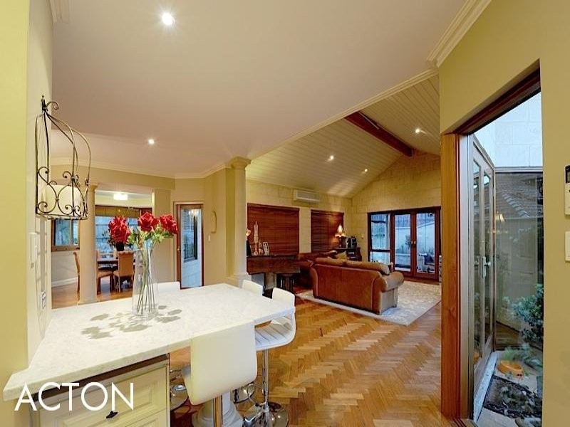 4 Northwick Parade, Mount Claremont WA 6010