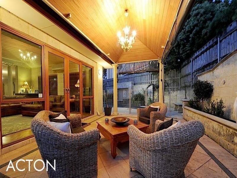 4 Northwick Parade, Mount Claremont WA 6010