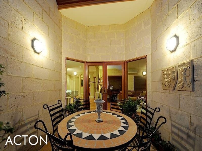 4 Northwick Parade, Mount Claremont WA 6010