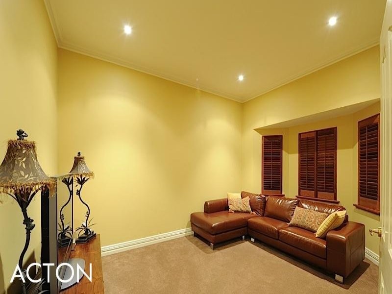 4 Northwick Parade, Mount Claremont WA 6010