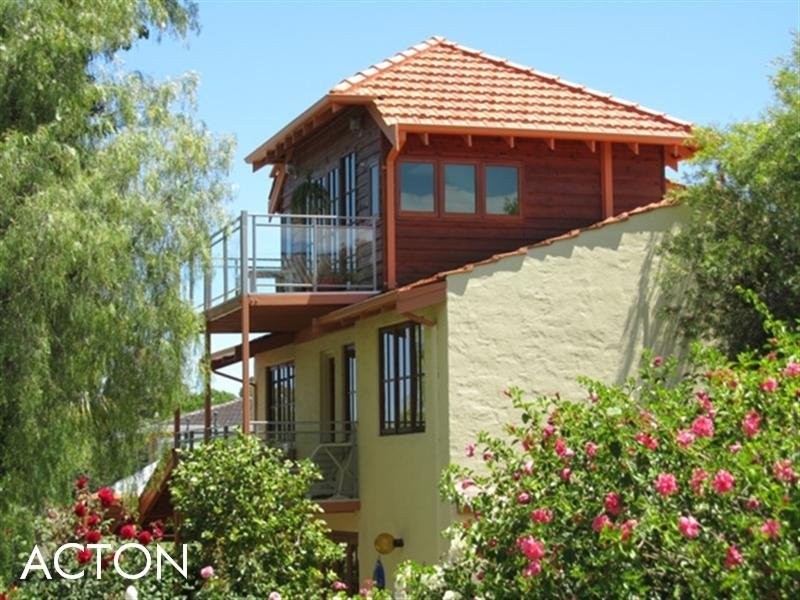 1/1 Bindaring Parade, Claremont WA 6010