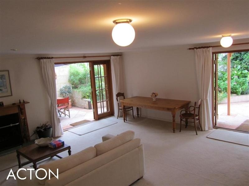 1/1 Bindaring Parade, Claremont WA 6010