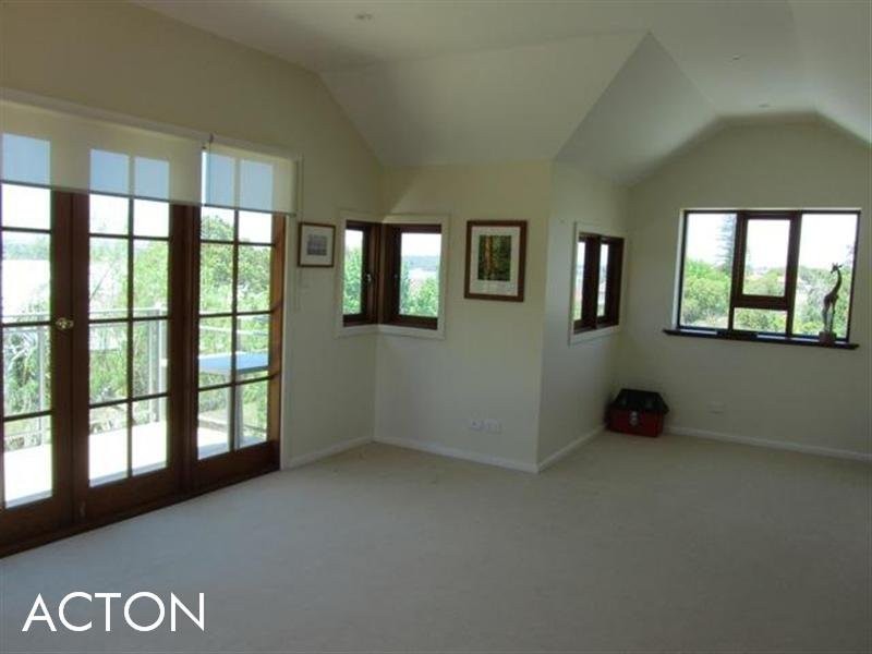 1/1 Bindaring Parade, Claremont WA 6010