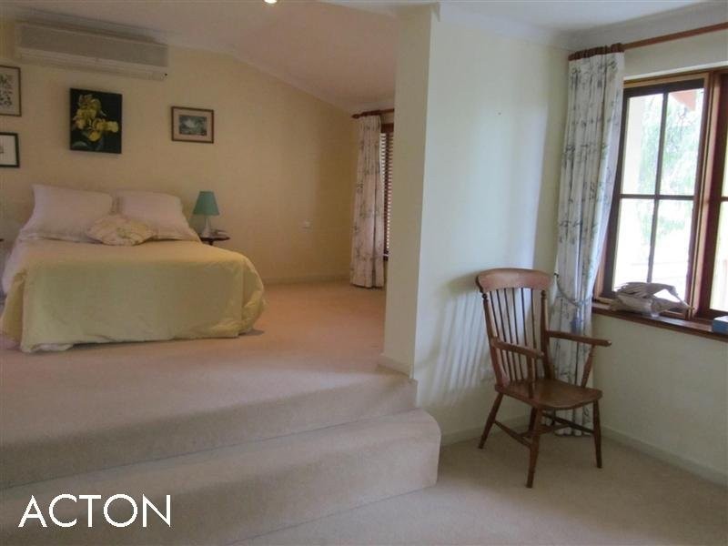 1/1 Bindaring Parade, Claremont WA 6010