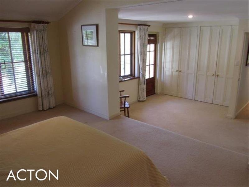 1/1 Bindaring Parade, Claremont WA 6010