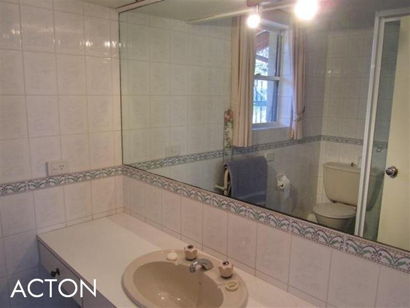 1/1 Bindaring Parade, Claremont WA 6010