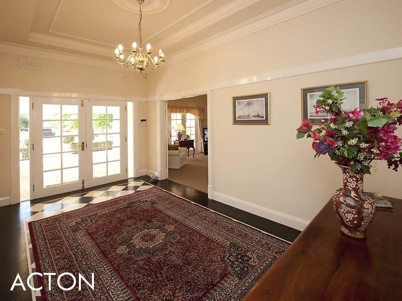 70 Waratah Avenue, Dalkeith WA 6009
