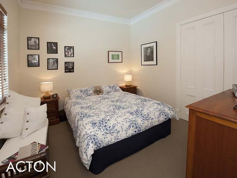70 Waratah Avenue, Dalkeith WA 6009
