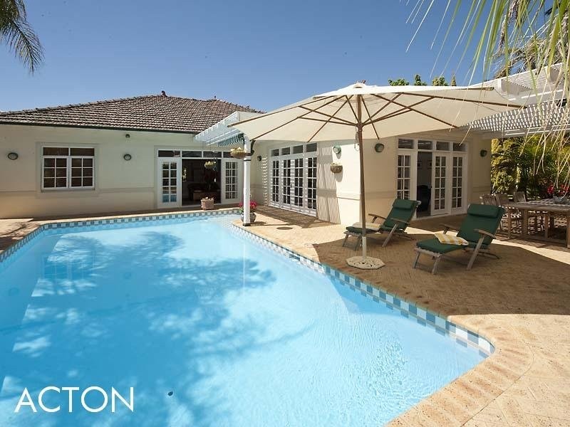70 Waratah Avenue, Dalkeith WA 6009