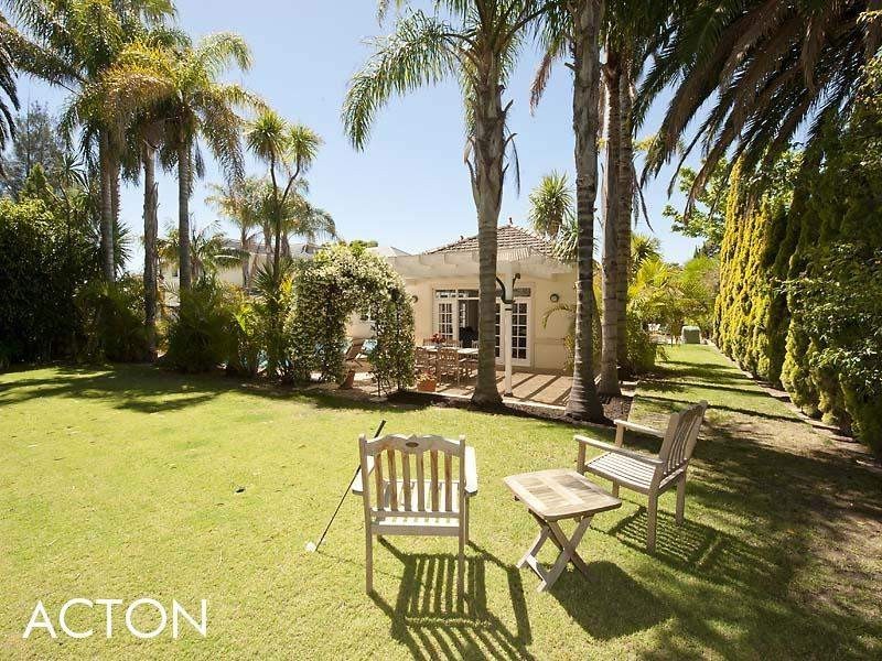 70 Waratah Avenue, Dalkeith WA 6009